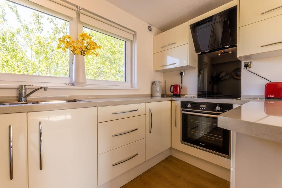 Stunning City Centre 1 Bed With Free Parking Глазго Экстерьер фото